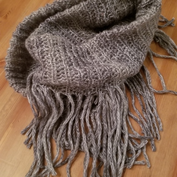 Infinity Scarf Fringe Grey - Picture 2 of 4